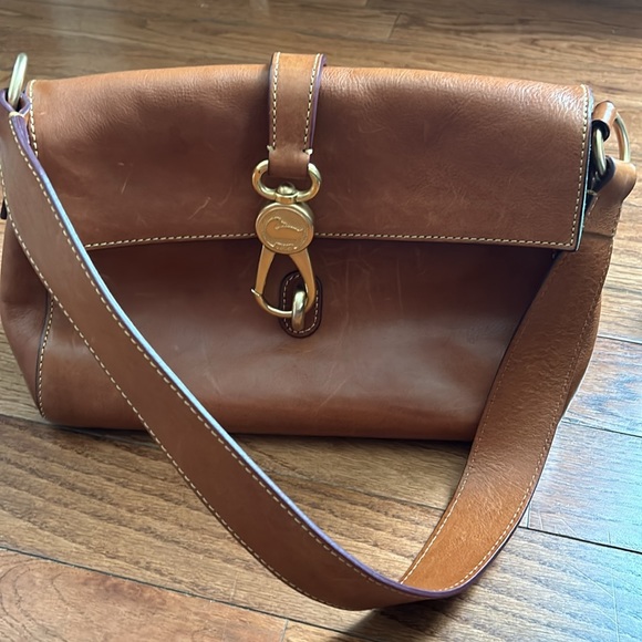 Dooney & Bourke Handbags - Dooney & Bourke, Florentine Libby shoulder bag, in Natural-  excellent condition